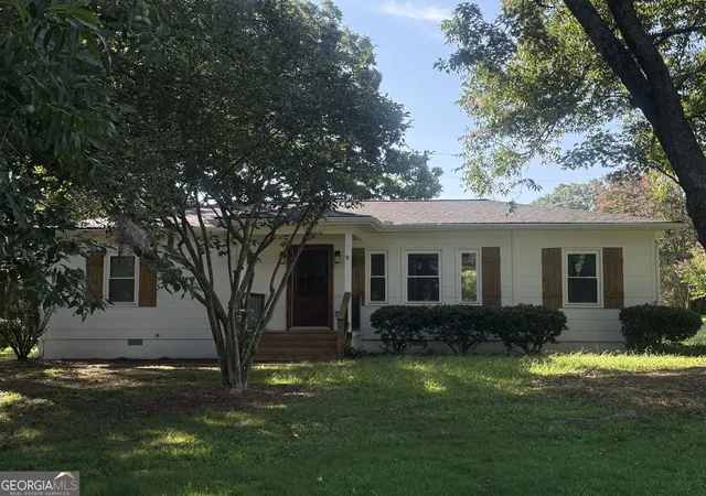 Photo 2 of Single family home for sale at 107 Lakeshore Cir, Braselton, GA 30517 | MLS# 10828962 | Listing updated on 2026-09-15