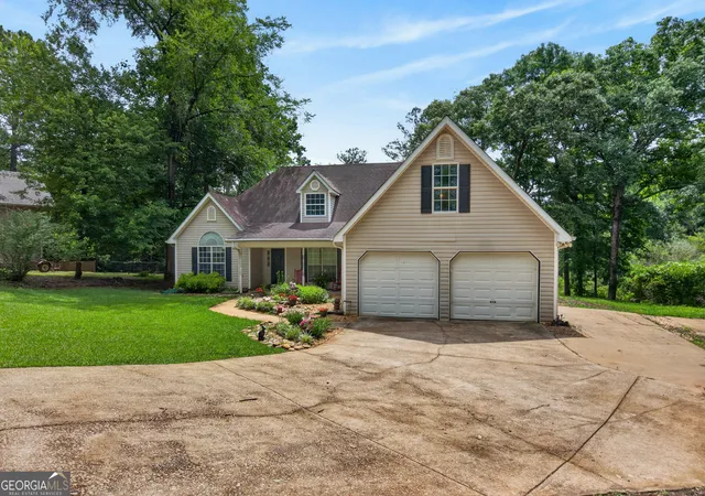Photo 2 of Single family home for sale at 210 Old Pond Rd, Lagrange, GA 30241 | MLS# 10770533 | Listing updated on 2026-08-30