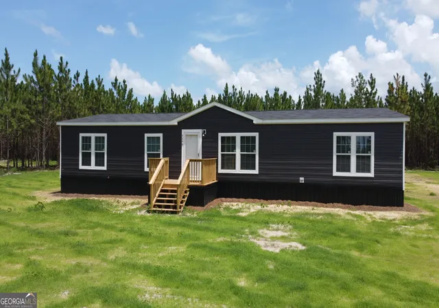 Photo 1 of Sale Pending at 5246 Owens Rd, Blackshear, GA 31516 | MLS# 10800313 | Listing updated on 2026-09-10