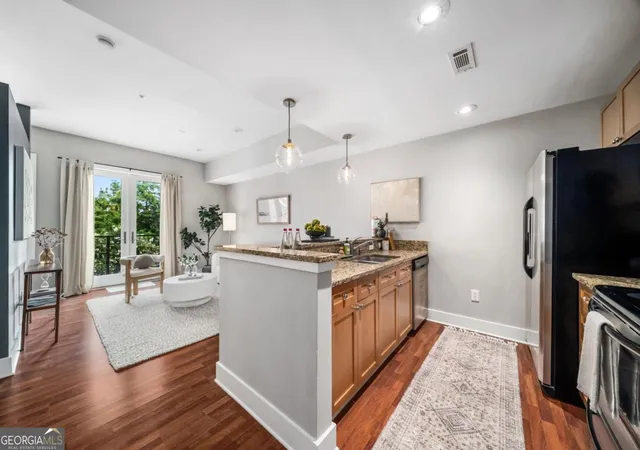 3rd image of 924 Garrett St Se #208, Atlanta, GA 30316 | MLS# 10820199