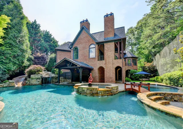 Photo 3 of Mansion for sale at 8130 Formby Ct, Duluth, GA 30097 | MLS# 10792693 | Listing updated on 2026-09-17