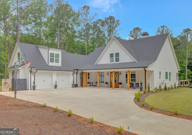 Photo 1 of Sale Pending at 140 S Alexander Crk Rd, Newnan, GA 30263 | MLS# 10650840 | Listing updated on 2026-03-20