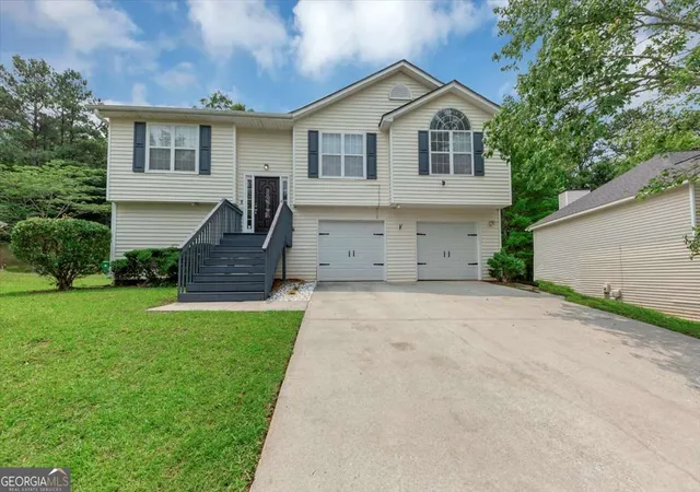 2nd image of 2880 Field Spring Dr, Lithonia, GA 30058 | MLS# 10777935
