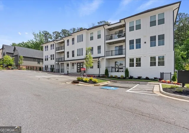 Homes for sale in Peachtree City, GA | 1050 Blair Ln #303, Peachtree City, GA 30269 | MLS# 10741023