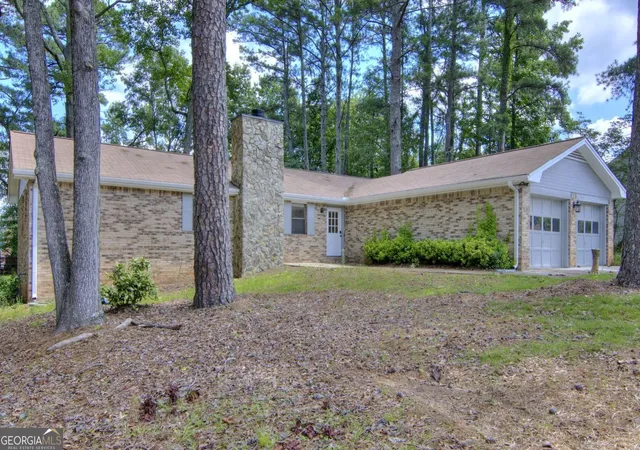 3rd image of 2210 Village Dr, Covington, GA 30016 | MLS# 10804938