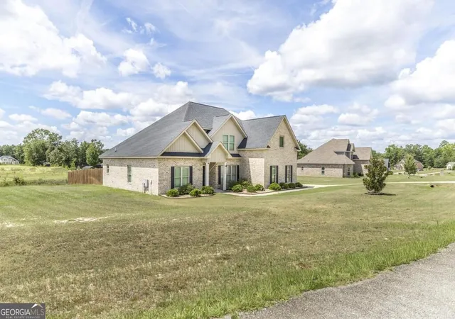 Photo 2 of Sale Pending at 241 Lannington Dr, Lizella, GA 31052 | MLS# 10783100 | Listing updated on 2026-08-23