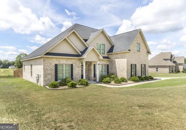 Photo 2 of Sale Pending at 241 Lannington Dr, Lizella, GA 31052 | MLS# 10783100 | Listing updated on 2026-08-23