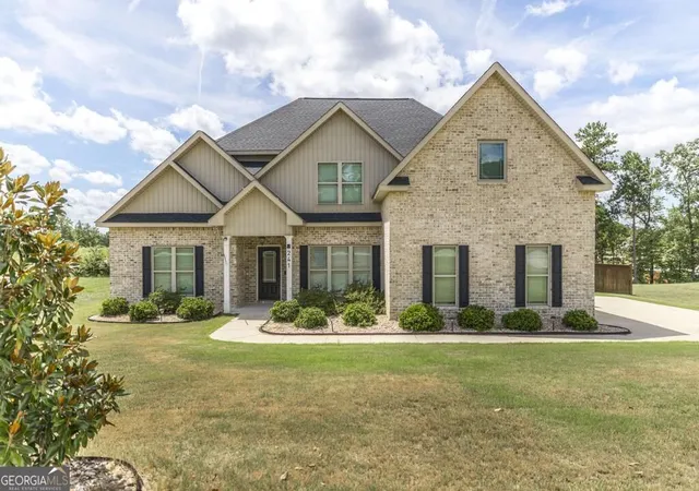 Photo 3 of Sale Pending at 241 Lannington Dr, Lizella, GA 31052 | MLS# 10783100 | Listing updated on 2026-08-23