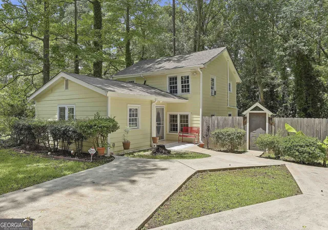 Homes for sale in Fairburn, GA | 184 Fairview Dr, Fairburn, GA 30213 | MLS# 10793167