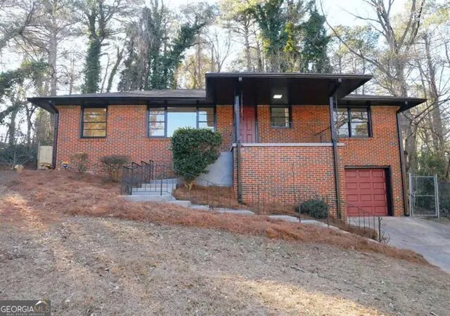 1st image of 2756 Oldknow Dr Nw, Atlanta, GA 30318 | MLS# 10755860