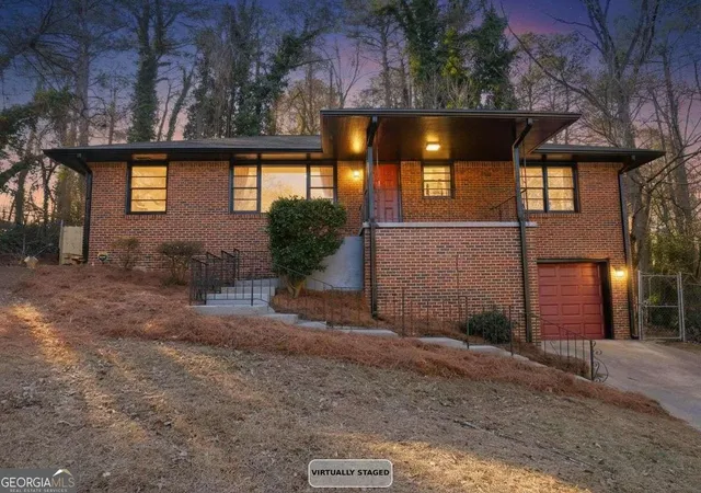 2nd image of 2756 Oldknow Dr Nw, Atlanta, GA 30318 | MLS# 10755860