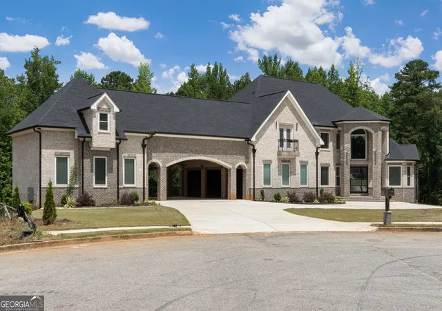 Photo 2 of Single family home for sale at 381 Vicki Ln, Stockbridge, GA 30281 | MLS# 10816805 | Listing updated on 2026-10-05