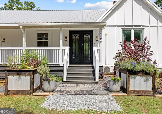 2nd image of 1329 Standing Rock Rd, Senoia, GA 30276 | MLS# 10778046