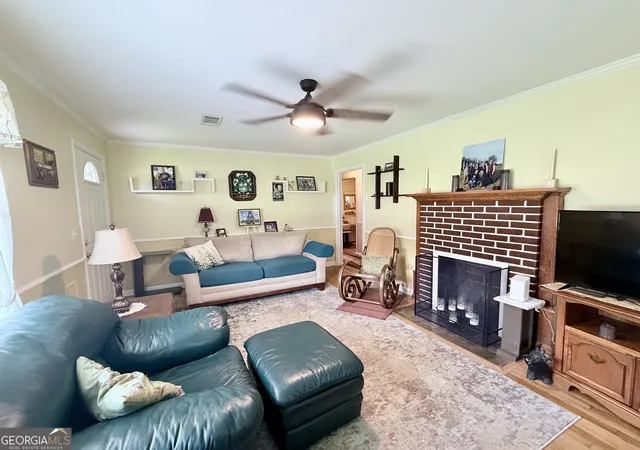 Photo 3 of Single family home for sale at 301 E Willow Lake Dr, Metter, GA 30439 | MLS# 10809946 | Listing updated on 2026-08-05