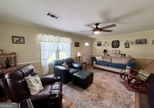 Photo 4 of Single family home for sale at 301 E Willow Lake Dr, Metter, GA 30439 | MLS# 10809946 | Listing updated on 2026-08-05