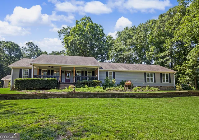 Homes for sale in Barnesville, GA | 121 Peacock Rd, Barnesville, GA 30204 | MLS# 10802477