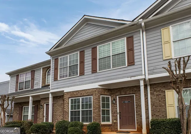Photo 2 of Townhouse for sale at 2527 Walden Lake Dr, Decatur, GA 30035 | MLS# 10738978 | Listing updated on 2026-09-23