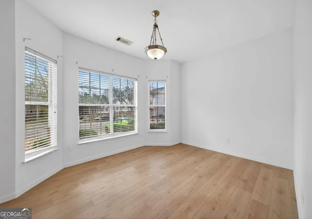 Photo 3 of Townhouse for sale at 2527 Walden Lake Dr, Decatur, GA 30035 | MLS# 10738978 | Listing updated on 2026-09-23
