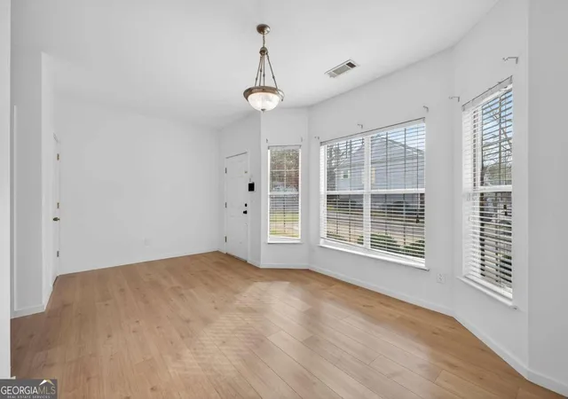 Photo 3 of Townhouse for sale at 2527 Walden Lake Dr, Decatur, GA 30035 | MLS# 10738978 | Listing updated on 2026-09-23
