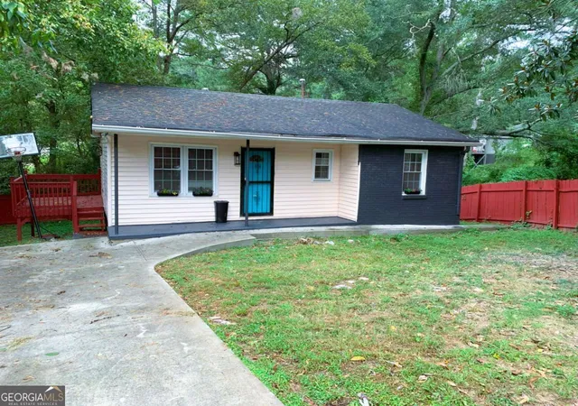 Homes for sale in Atlanta, GA | 1551 Ferno Dr Nw, Atlanta, GA 30318 | MLS# 10688649