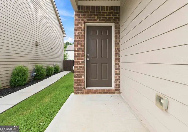 Photo 3 of Single family home for sale at 532 Dasheill Ln, Atlanta, GA 30349 | MLS# 10828825 | Listing updated on 2026-09-22