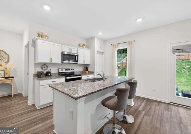 Photo 3 of Single family home for sale at 764 Knight Brg Ln, Winder, GA 30680 | MLS# 10783183 | Listing updated on 2026-10-30