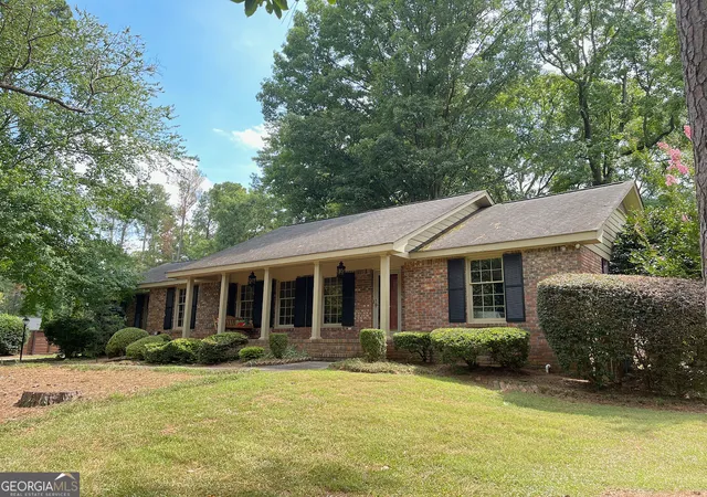 Homes for sale in Peachtree City, GA | 505 Pine Cir, Peachtree City, GA 30269 | MLS# 10759061
