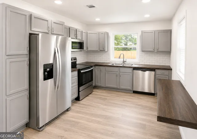 Photo 2 of Single family home for sale at 852 Norwood Rd Se, Atlanta, GA 30315 | MLS# 10790622 | Listing updated on 2026-09-15