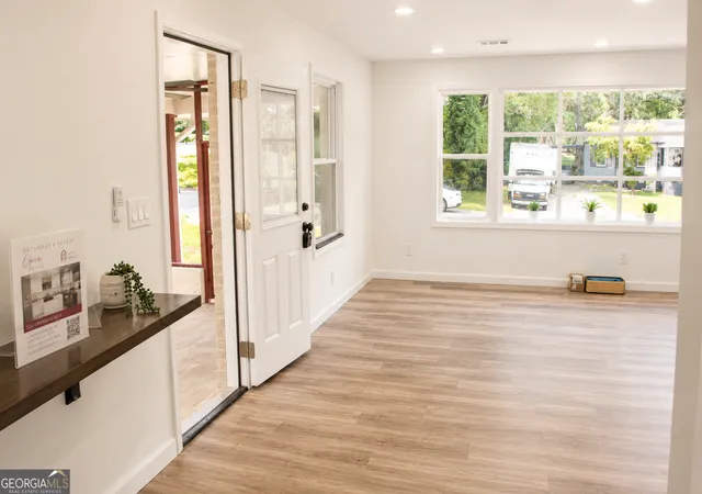 Photo 4 of Single family home for sale at 852 Norwood Rd Se, Atlanta, GA 30315 | MLS# 10790622 | Listing updated on 2026-09-15