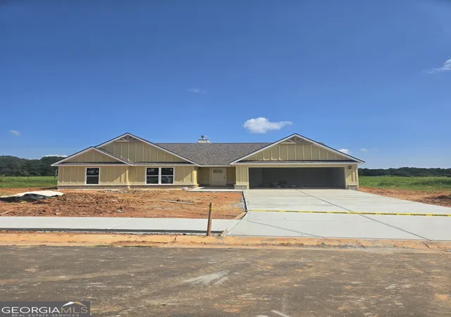 Photo 3 of Sale Pending at 412 Seashell Ct #15, Statham, GA 30666 | MLS# 10795555 | Listing updated on 2026-09-24