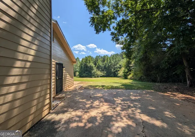 Photo 3 of Single family home for sale at 1070 Lower Big Springs Rd, Lagrange, GA 30241 | MLS# 10835061 | Listing updated on 2026-09-11