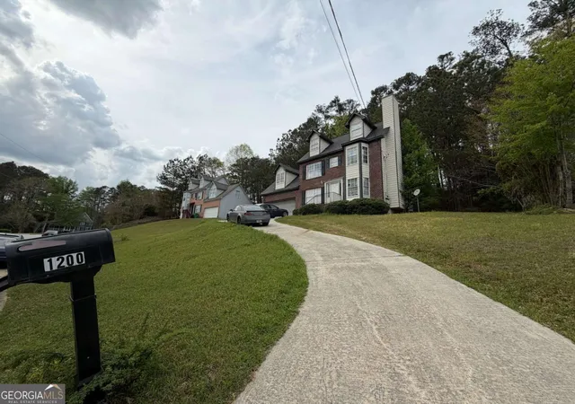 2nd image of 1200 Justin Ln, Lithonia, GA 30058 | MLS# 10790532