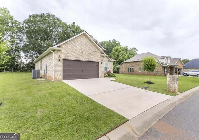 Photo 2 of Single family home for sale at 504 Clifton Rd, Perry, GA 31069 | MLS# 10793429 | Listing updated on 2026-08-20