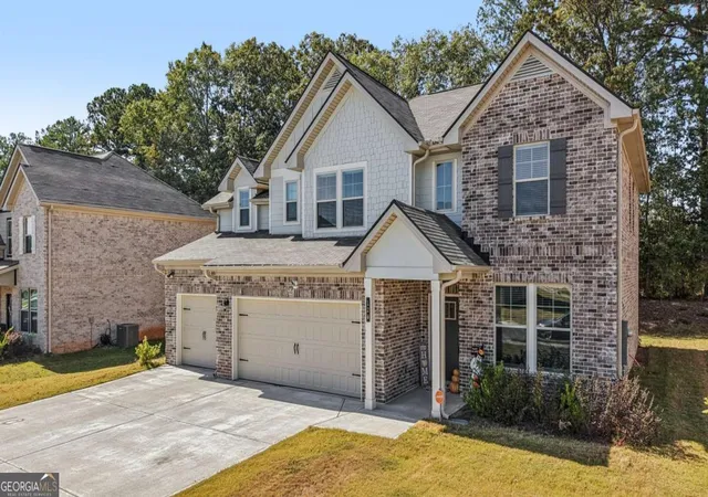Photo 2 of Single family home for sale at 120 Cabin Way, Hampton, GA 30228 | MLS# 10715296 | Listing updated on 2026-07-19