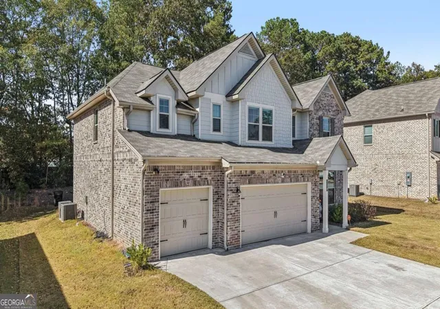 Photo 3 of Single family home for sale at 120 Cabin Way, Hampton, GA 30228 | MLS# 10715296 | Listing updated on 2026-07-19