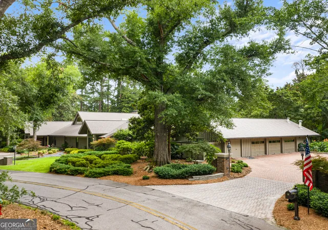 Photo 3 of Single family home for sale at 233 Azalea Dr, Statesboro, GA 30458 | MLS# 10794579 | Listing updated on 2026-07-11