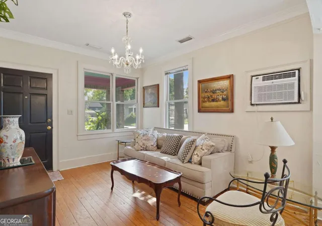 Photo 4 of Single family home for sale at 702 E 32Nd St, Savannah, GA 31401 | MLS# 10764510 | Listing updated on 2026-10-28