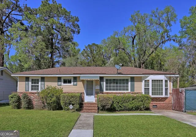 Photo 2 of Single family home for sale at 2444 E 39th Street, Savannah, GA 31404 | MLS# 10713385 | Listing updated on 2026-08-03