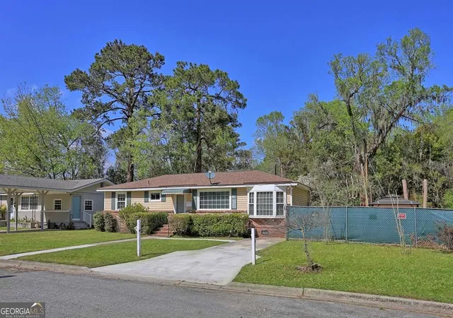 Photo 3 of Single family home for sale at 2444 E 39th Street, Savannah, GA 31404 | MLS# 10713385 | Listing updated on 2026-08-03
