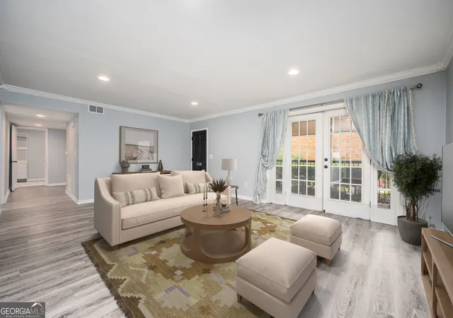 3rd image of 6520 Roswell Rd, Sandy Springs, GA 30328