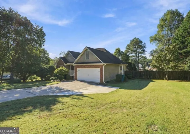 Single family home for sale at 2015 Harfield Ct, Bethlehem, GA 30620 | MLS# 10873109