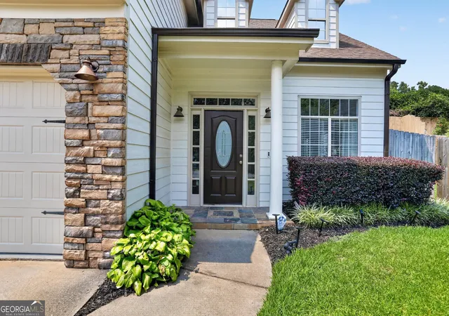 Photo 3 of Sale Pending at 330 Gullwing Ct, Alpharetta, GA 30009 | MLS# 10815812 | Listing updated on 2026-09-10