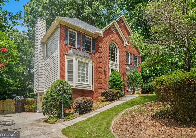2nd image of 4540 Apache Ct Nw, Kennesaw, GA 30152 | MLS# 10802726