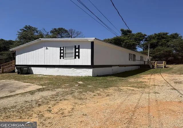 Photo 3 of Manufactured home for sale at 1025 Evergreen Dr, Elberton, GA 30635 | MLS# 10832167 | Listing updated on 2026-09-16