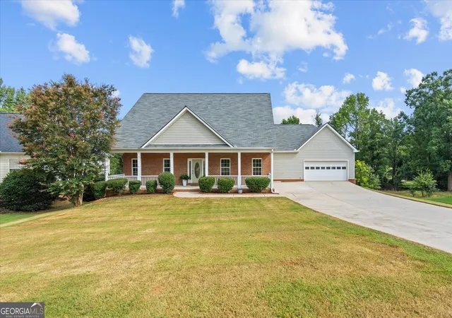 Photo 2 of Single family home for sale at 120 Camilla Dr, Carrollton, GA 30116 | MLS# 10818920 | Listing updated on 2026-09-26
