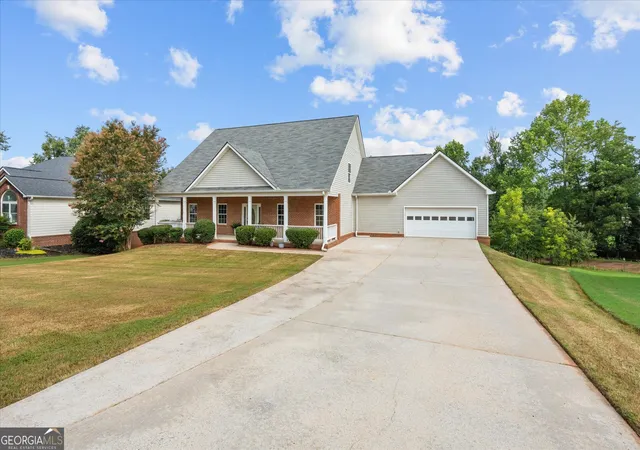 Photo 3 of Single family home for sale at 120 Camilla Dr, Carrollton, GA 30116 | MLS# 10818920 | Listing updated on 2026-09-26