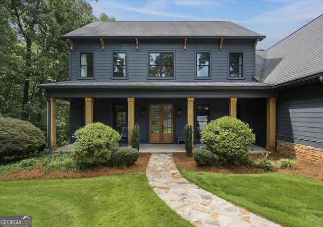 Photo 1 of Single family home for sale at 992 Oak Grv Rd, Carrollton, GA 30117 | MLS# 10812102 | Listing updated on 2026-09-17