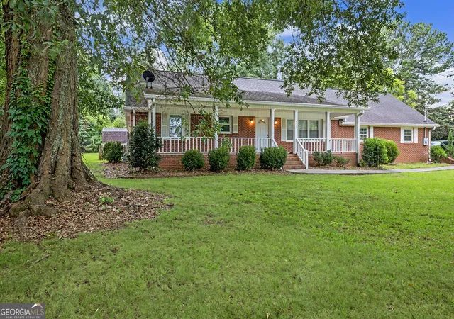 Photo 2 of Single family home for sale at 413 Old Newnan Rd, Carrollton, GA 30117 | MLS# 10798901 | Listing updated on 2026-08-13