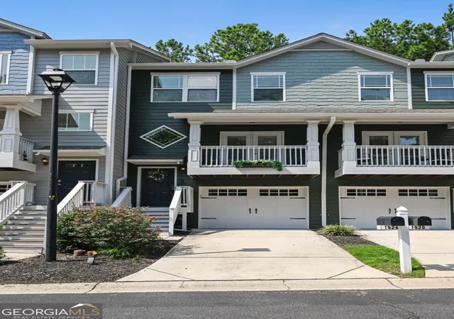 Photo 2 of Townhouse for sale at 1524 Liberty Pkwy Nw, Atlanta, GA 30318 | MLS# 10815801 | Listing updated on 2026-08-13