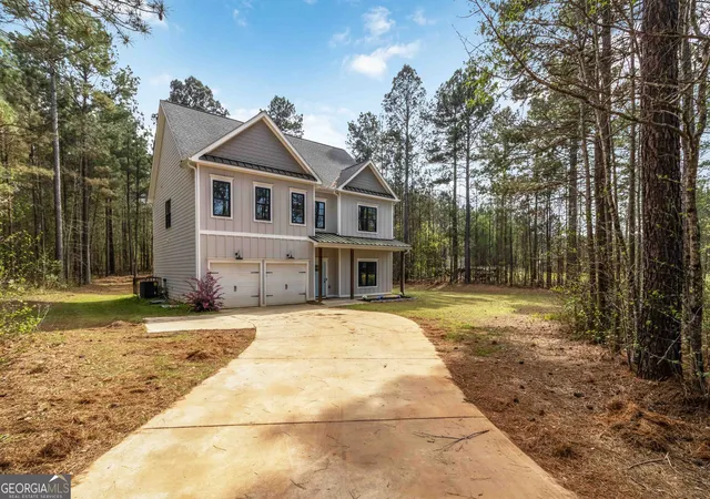 Photo 1 of Single family home for sale at 4070 Highway 81 E, Mcdonough, GA 30252 | MLS# 10719073 | Listing updated on 2026-09-24